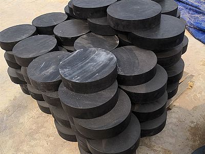 恩平市板式橡胶支座由若干层橡胶片与薄钢板经加压硫化